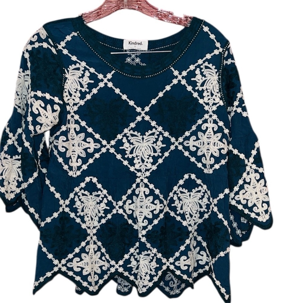 Kindred Anthropologie Top Chambray Floral White Embroidered Boho Peasant S